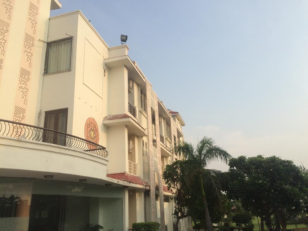 Grand Heritage Resort Greater Noida Eksteriør billede
